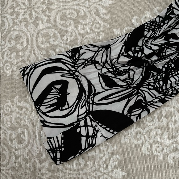 Como by Fred David Black White Abstract Floral Blouse Size XL - Picture 10 of 12
